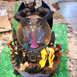 Disney Collectible Villains globe/music box